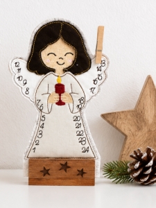 Tischadventskalender-aus-Filz-Engel