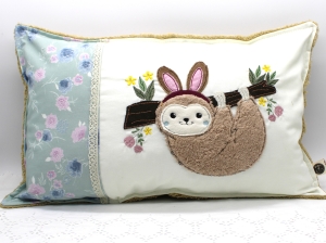 Kissen-Faultier-mit-Osterhasenohren-Frhling