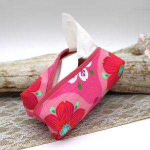 Taschentcherbox-fr-ein-Pckchen-Taschentcher-pink