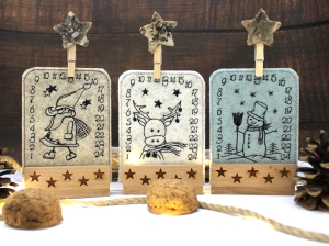 Tischadventskalender-aus-Filz-Adventskalender-Elch-Schneemann-Weihnachtsmann