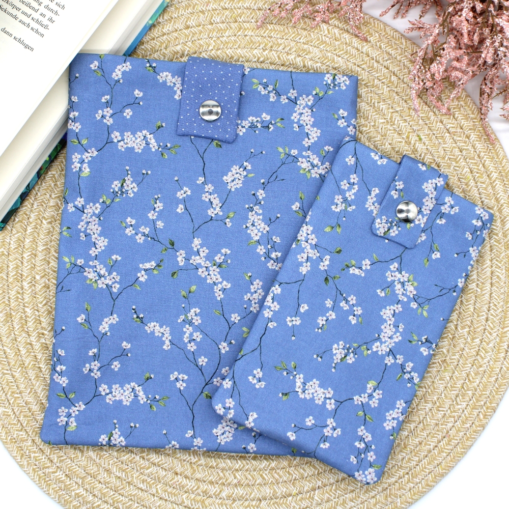 Bild 1 von Buchhülle Buchtasche Buch Taschenbuch Geschenkidee blau Blümchen  / (Variante Größe) Standard 19x25cm