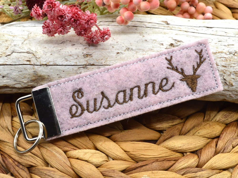Bild 1 von Schlüsselanhänger Filz mit Name und Hirsch  / (Variante) rosa braun Schreibschrift Hirsch