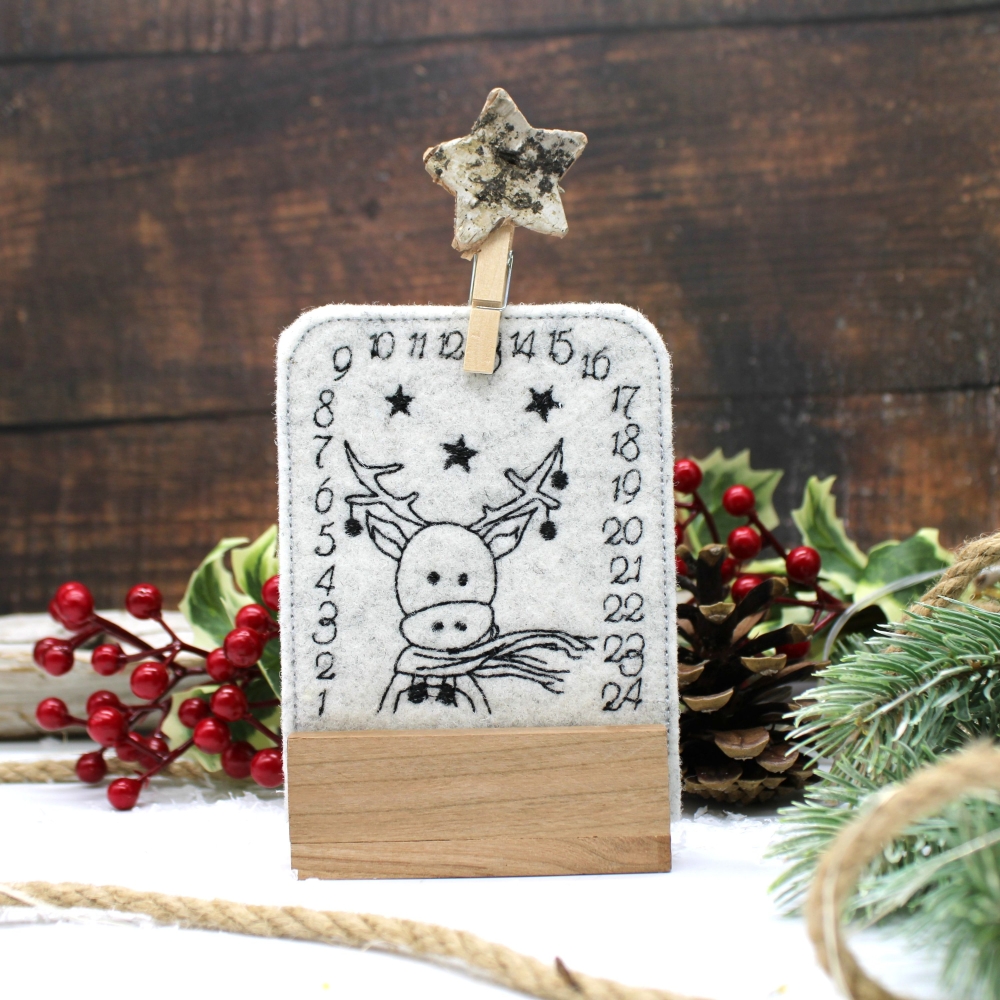Bild 1 von Tischadventskalender aus Filz Adventskalender Elch Schneemann Weihnachtsmann  / (Variante Farbe) hellgrau Elch