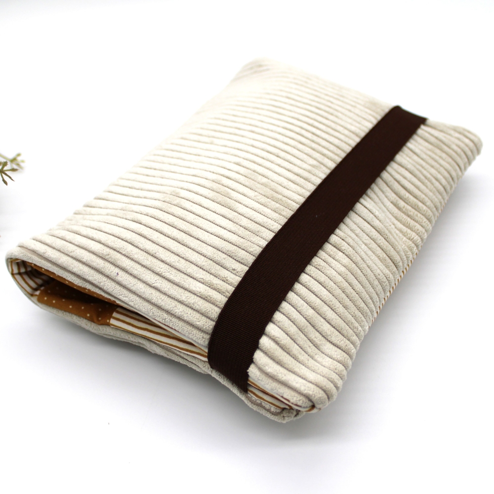 Bild 1 von Windeltasche mit Einsteckfächer und Band für den Schnuller Cord beige senf