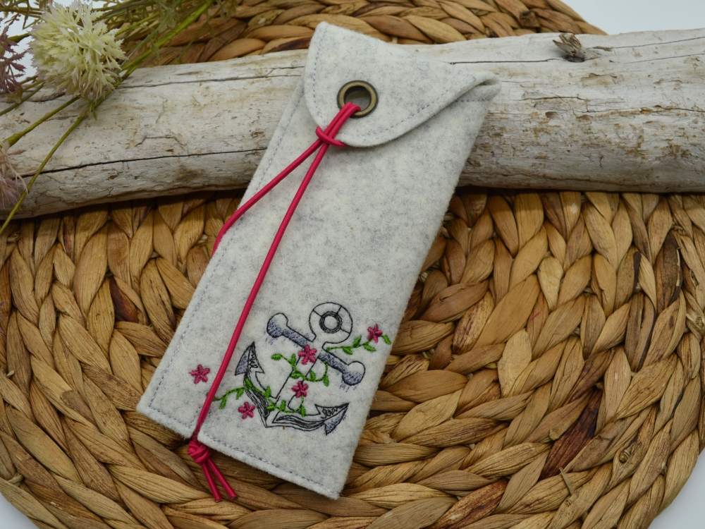 Bild 1 von Etui Filzetui  Stifteetui Brillenetui  Anker mit Blumen  / (Variante) mit pinken Blumen