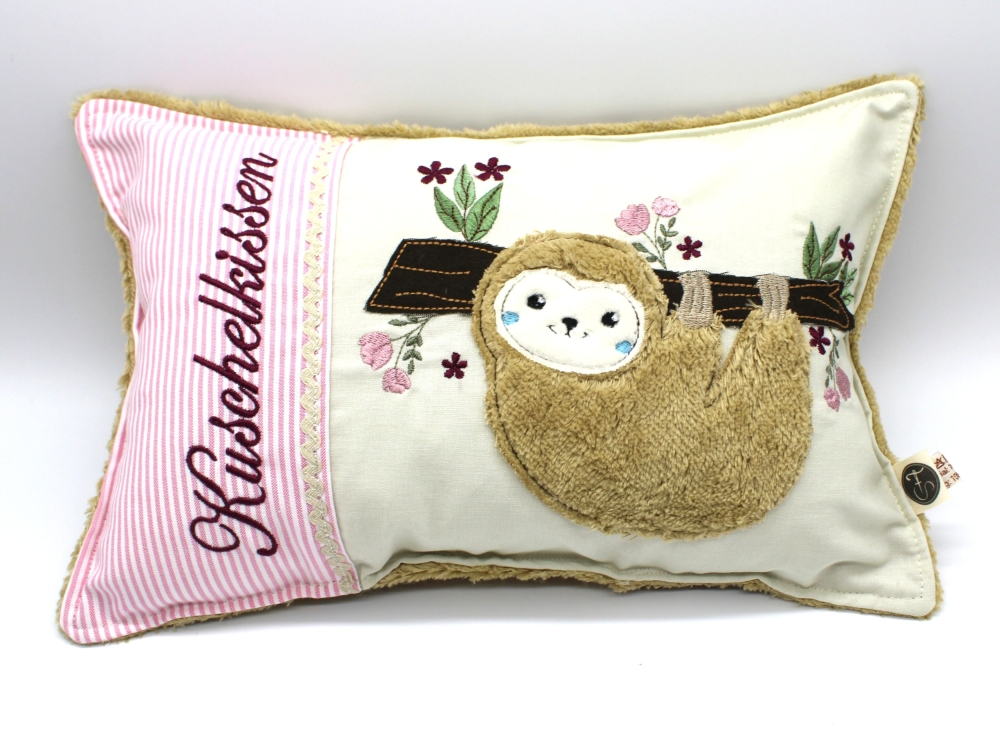 Bild 1 von Kissen Faultier 35x23cm  / (Variante) großes Kissen 30x45cm mit Name und Daten