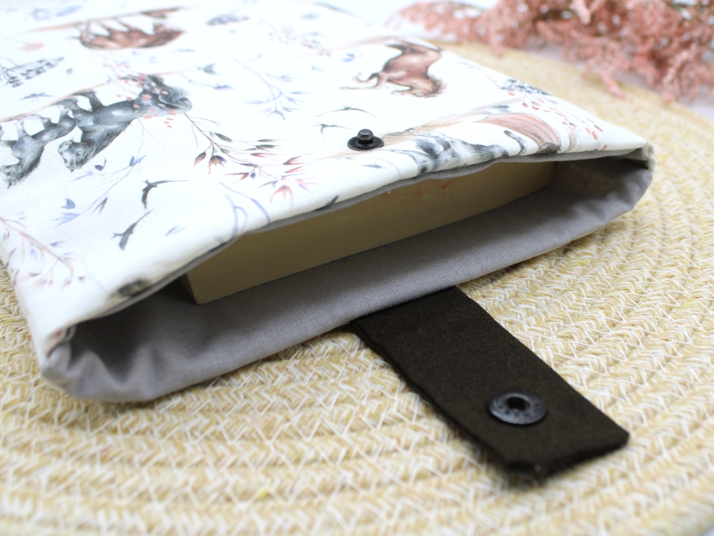 Bild 1 von Buchhülle Buchtasche Tablet Buch Taschenbuch Geschenkidee Pferd  / (Variante Größe) Standard 19x25cm