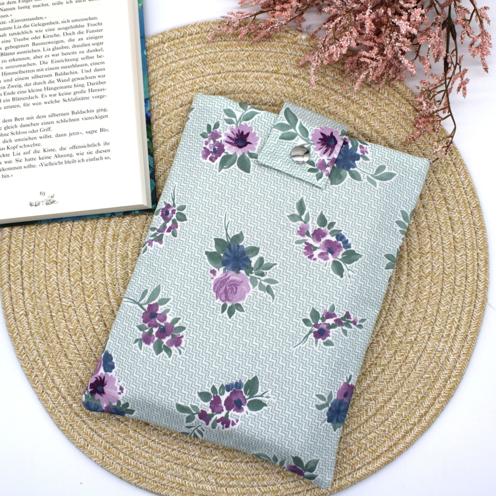 Bild 1 von Buchhülle Buch Taschenbuch Geschenkidee Blumen grün flieder  / (Variante Größe) Standard 19x25cm