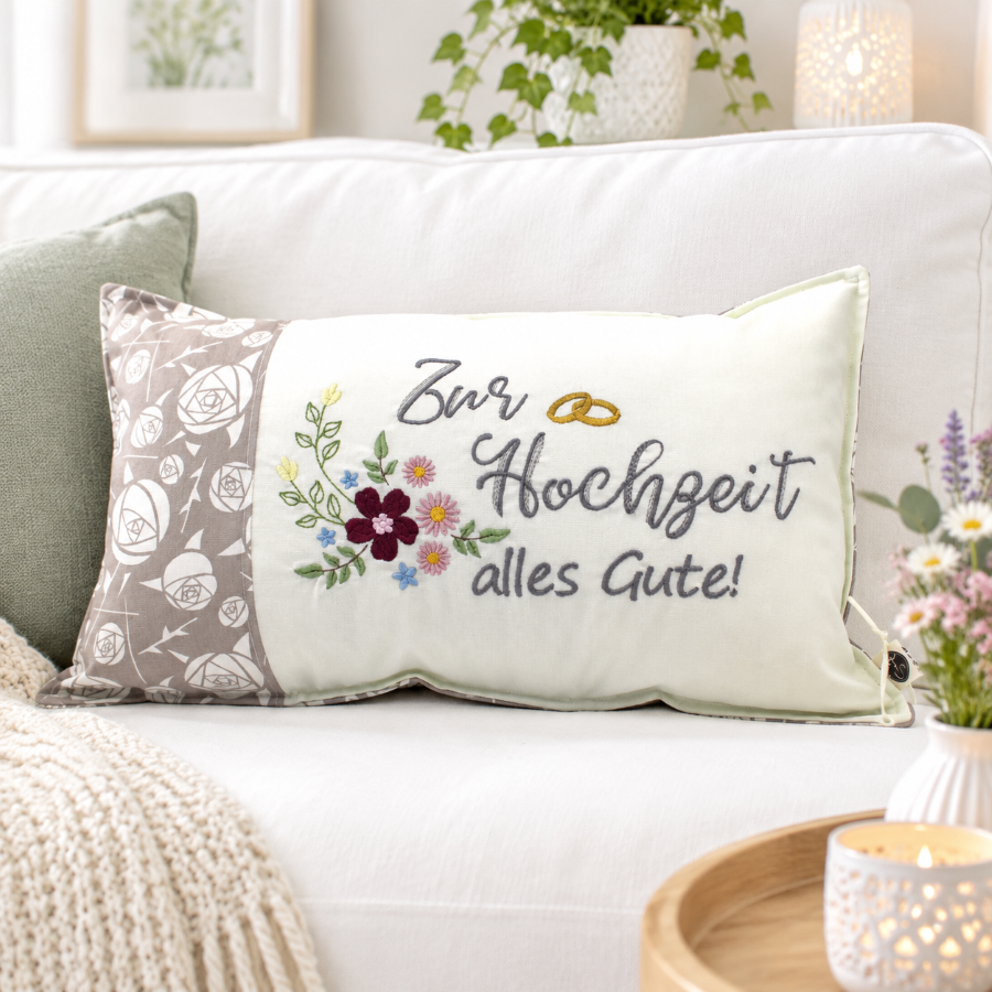 Bild 1 von Kissen zur Hochzeit mit Name Schriftzug nach Wunsch Rosen beige weiß