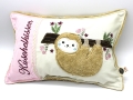 Bild 2 von Kissen Faultier klein 35x23cm  / (Variante) mit Name des Kindes