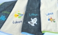 Bild 3 von Aufsticken des Namens auf ein Handtuch oder Tasche