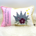 Bild 2 von Kissen Krone Prinzessin klein 35x23cm Express  / (Variante) Spruch 