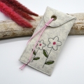 Bild 2 von Etui Filzetui für ein Handy zwei Blumen  / (Variante) rosa/grau melierter Filz